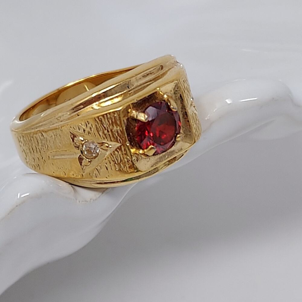 Men's Ring Sz 10.25 Gold Tone Red Marked Lind G.E.P. UNTESTED